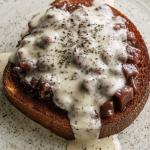 Old Fashioned Creamed Chipped Beef on Toast